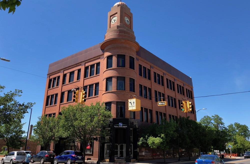https://www.tcbusinessnews.com/media/_versions/fifth_third_clocktower_building_large.jpg